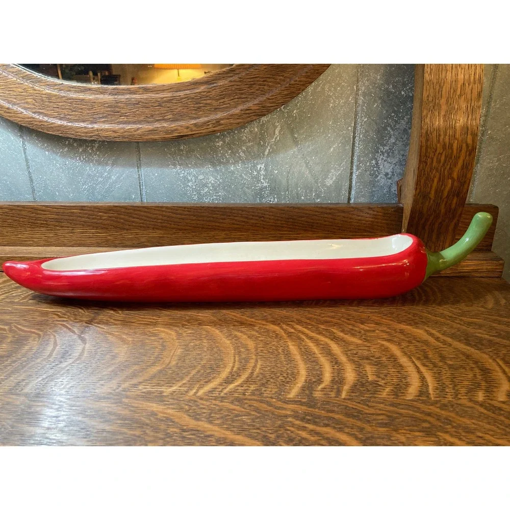 Boston Warehouse 2003 Red Chili Pepper Ceramic Serving Dish Tray 18.5 Inch Long